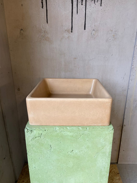 Outlet - Concrete Sink - Soft Square - Nut